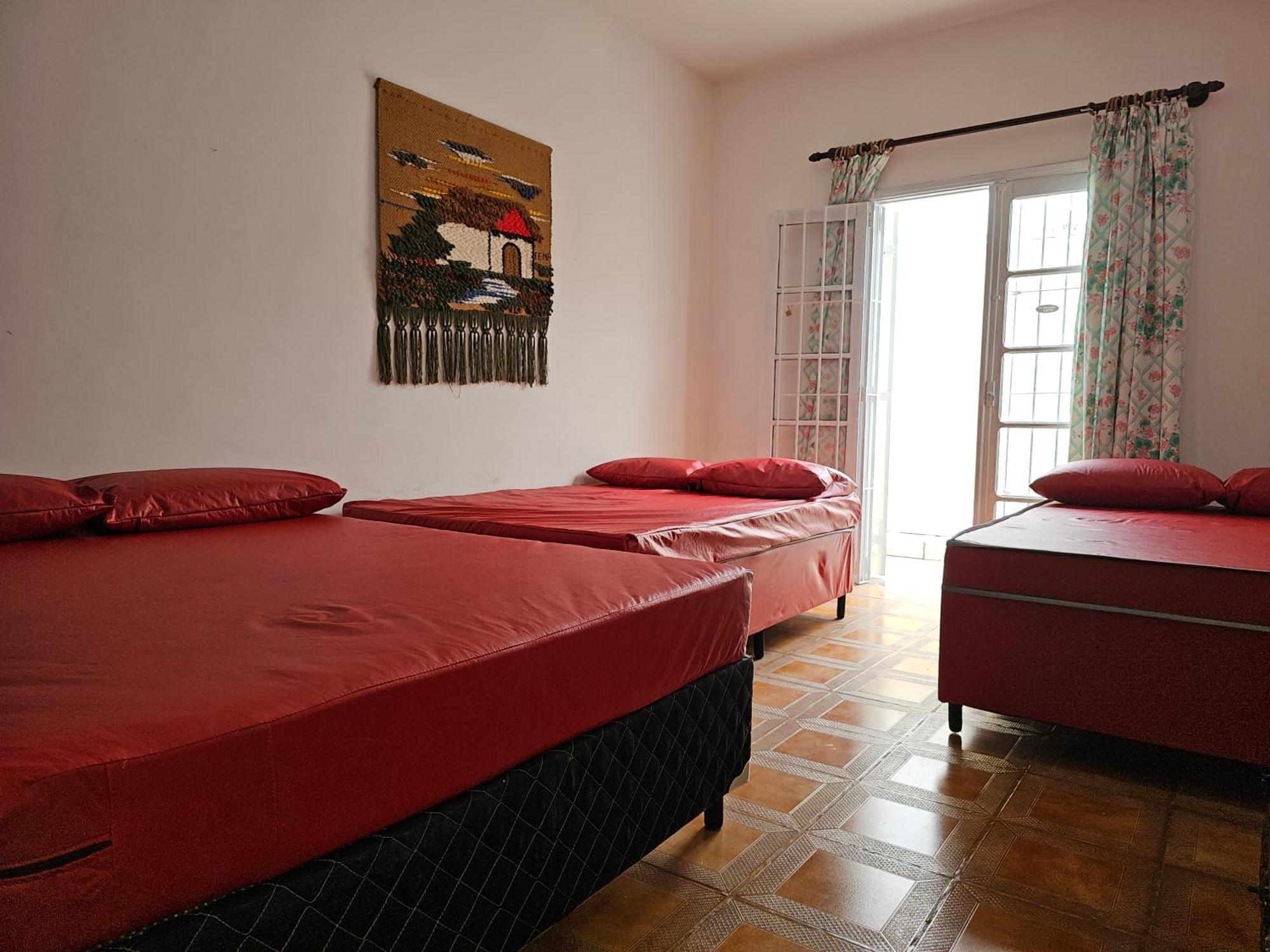Casa Maravilhosa E Ampla Pe Na Areia Com Piscina, Area Gourmet Com Churrasqueira Em Deck Coberto Frente A Piscina, 4 Quartos Confortaveis E Espacosos, Sendo 2 Suites, Cozinha Americana E Sala De Jantar, Ampla Garagem Para 6 Carros - Mercado Na Rua Da Praia Grande  Exterior foto