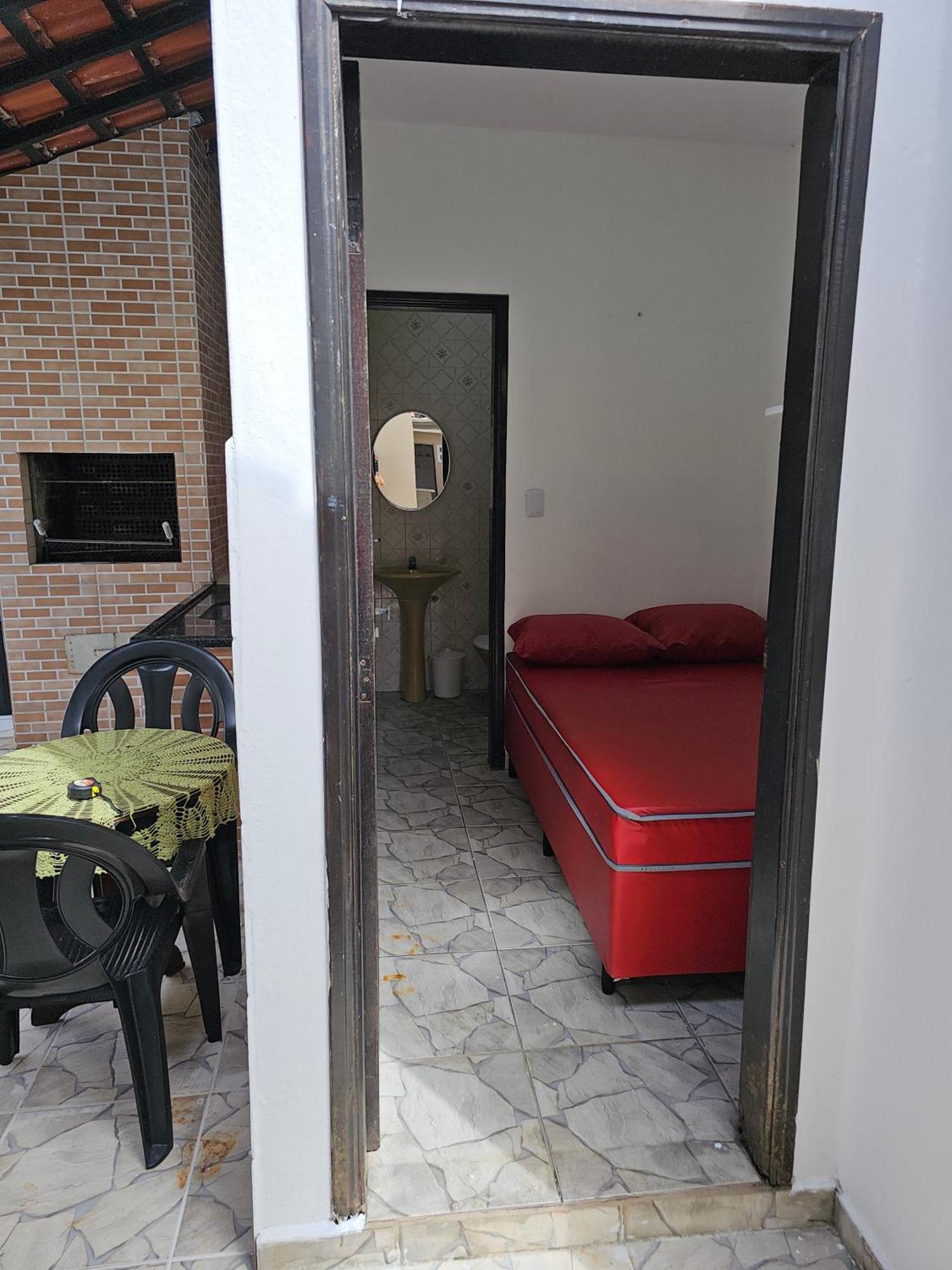 Casa Maravilhosa E Ampla Pe Na Areia Com Piscina, Area Gourmet Com Churrasqueira Em Deck Coberto Frente A Piscina, 4 Quartos Confortaveis E Espacosos, Sendo 2 Suites, Cozinha Americana E Sala De Jantar, Ampla Garagem Para 6 Carros - Mercado Na Rua Da Praia Grande  Exterior foto