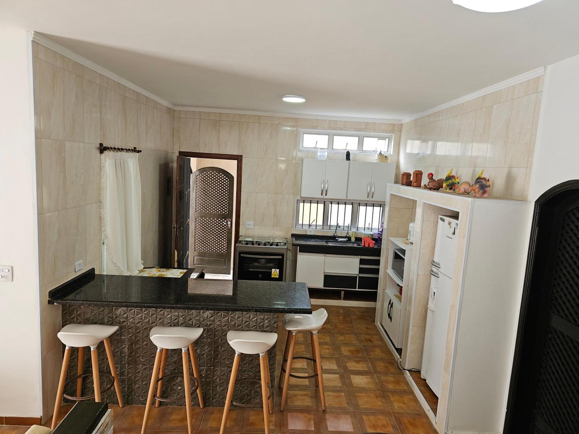 Casa Maravilhosa E Ampla Pe Na Areia Com Piscina, Area Gourmet Com Churrasqueira Em Deck Coberto Frente A Piscina, 4 Quartos Confortaveis E Espacosos, Sendo 2 Suites, Cozinha Americana E Sala De Jantar, Ampla Garagem Para 6 Carros - Mercado Na Rua Da Praia Grande  Exterior foto
